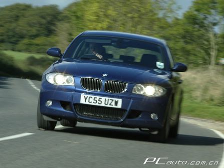 R BMW 130iMb DƬ D 