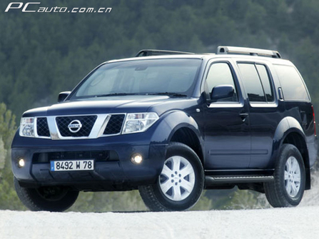 ծa Nissan Pathfinder DƬ D 