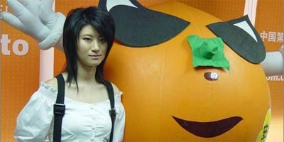 尚雯婕火爆簽售 PCauto安全橙無(wú)處不在